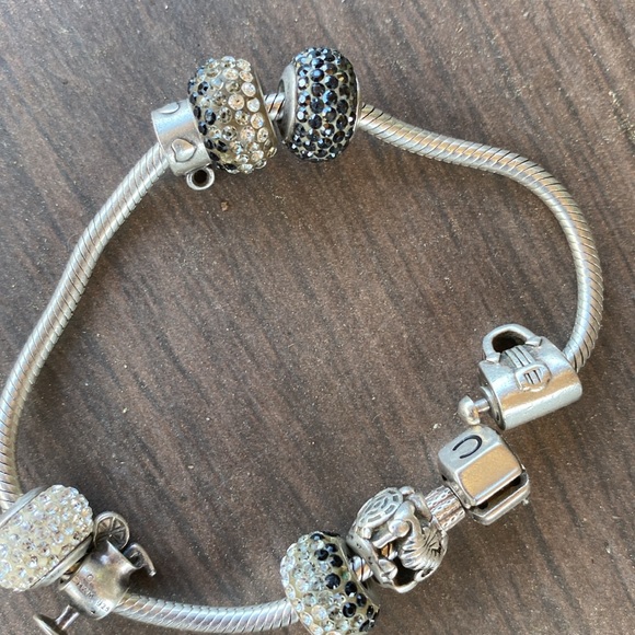 Sterling silver snake bracelet with sterling silver rhinestone charms - Picture 2 of 4